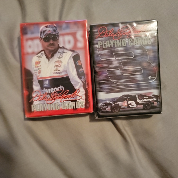 Dale Earnhardt Sr. Playing Cards (2 decks) in Collectible Tin NASCAR 2000 - Picture 2 of 4